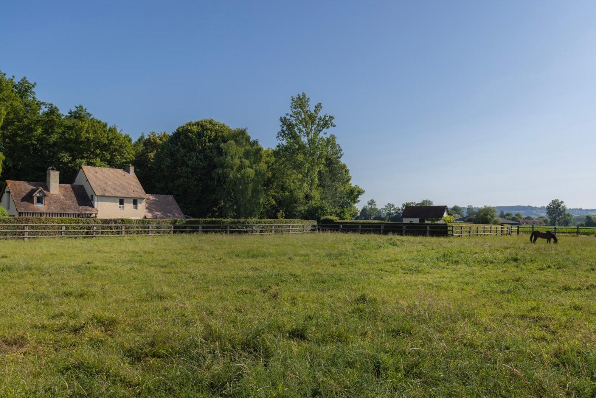 Maison "Jardin Gaillard" Bieville-en-Auge Exteriér fotografie